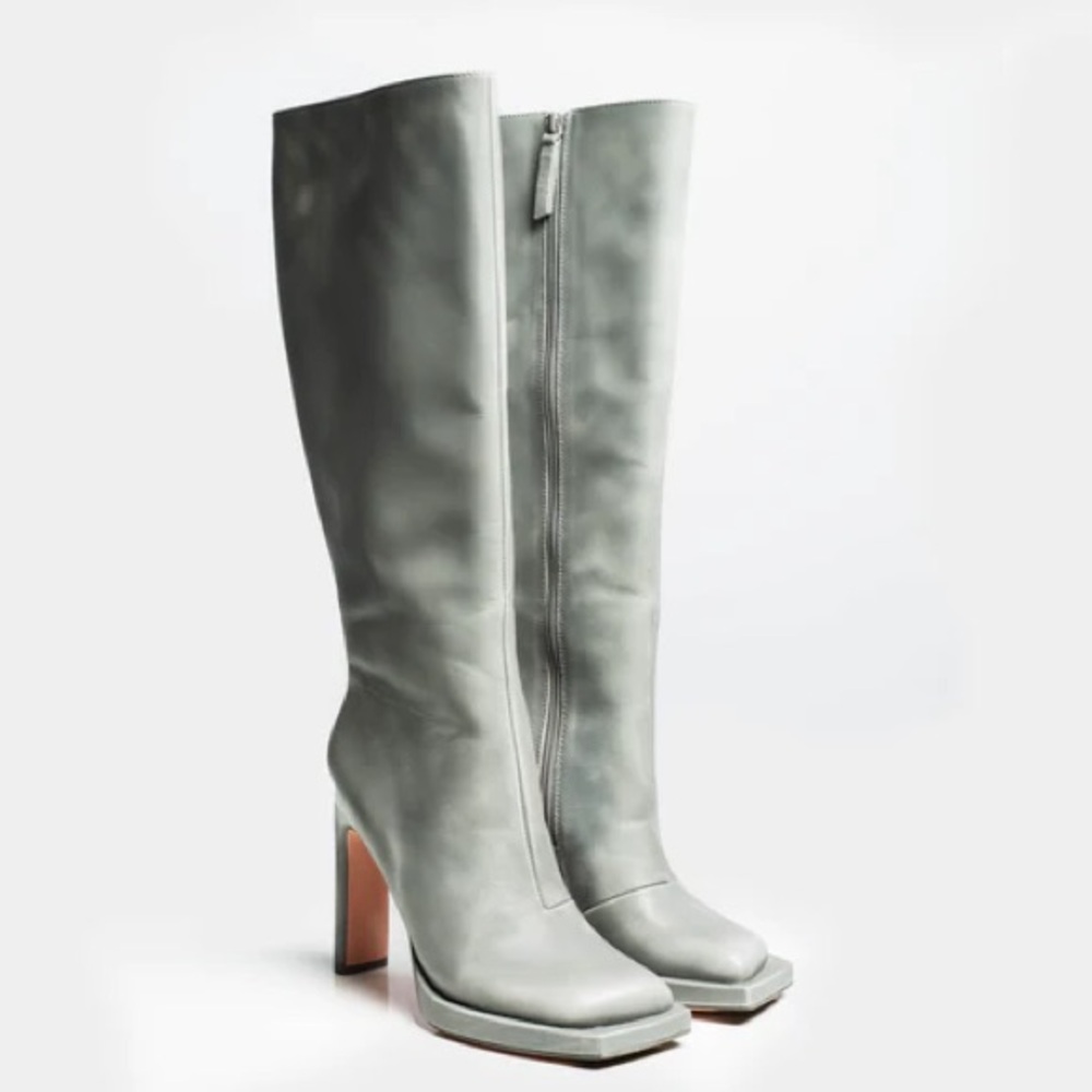 New🪩✨Han Burnished Grey Square-toe Heeled Boots - Picture 6 of 10